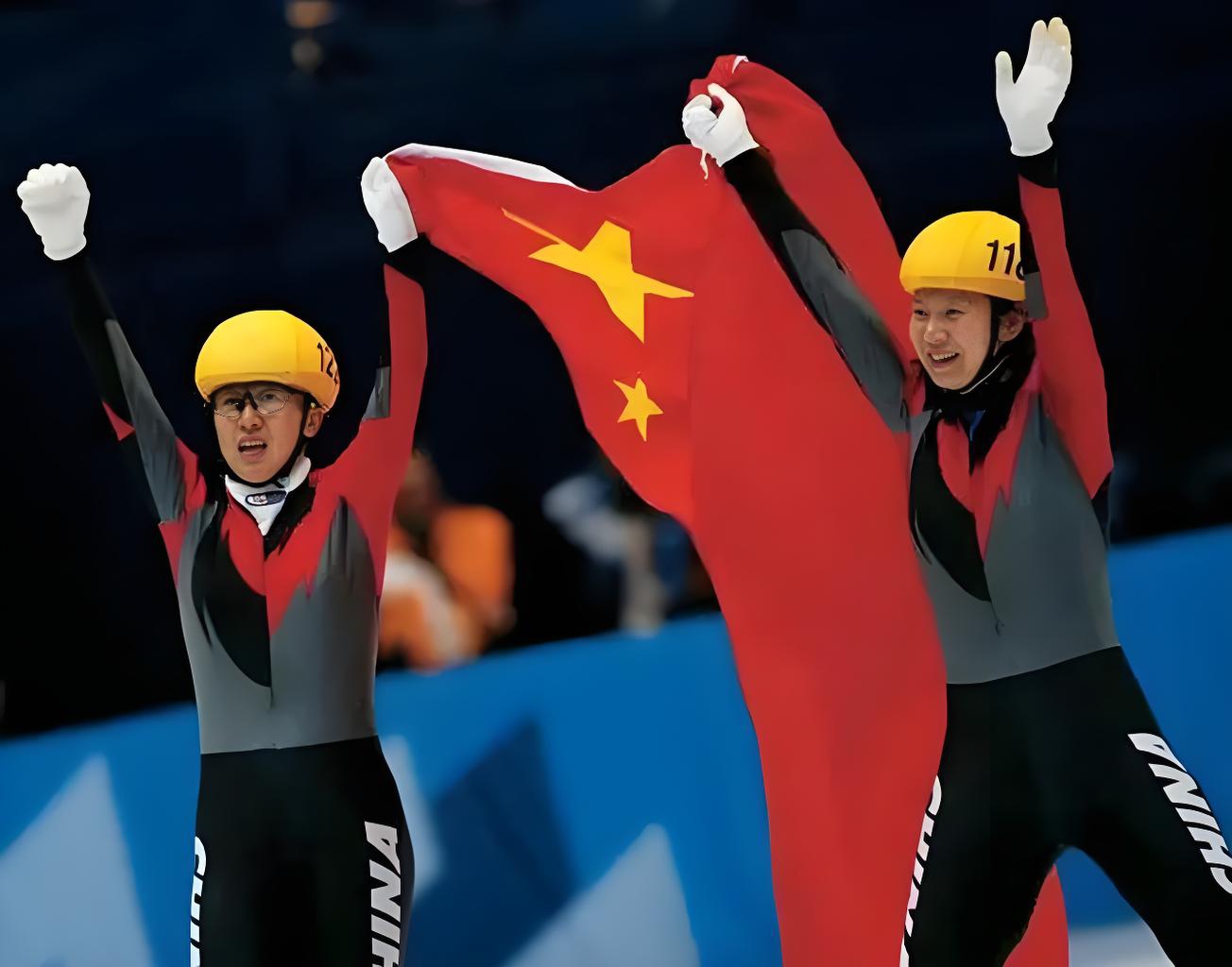 关于共赴疯狂竞技，球队全力拼搏冲刺胜利的信息