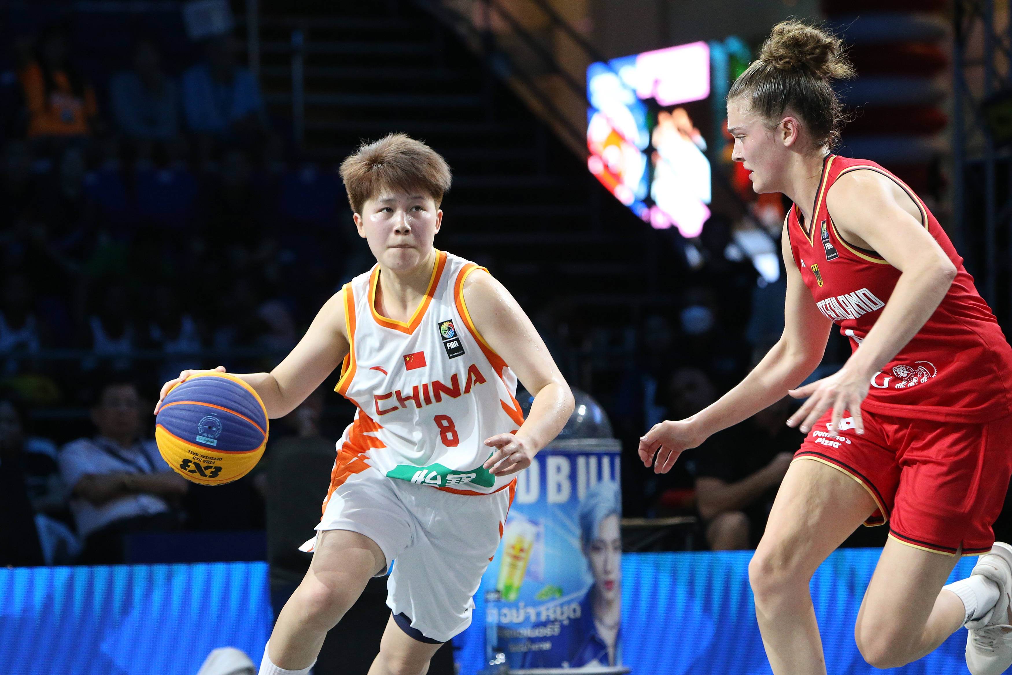 篮球女队瞬间逆袭,携手晋级 篮球女队瞬间逆袭,携手晋级