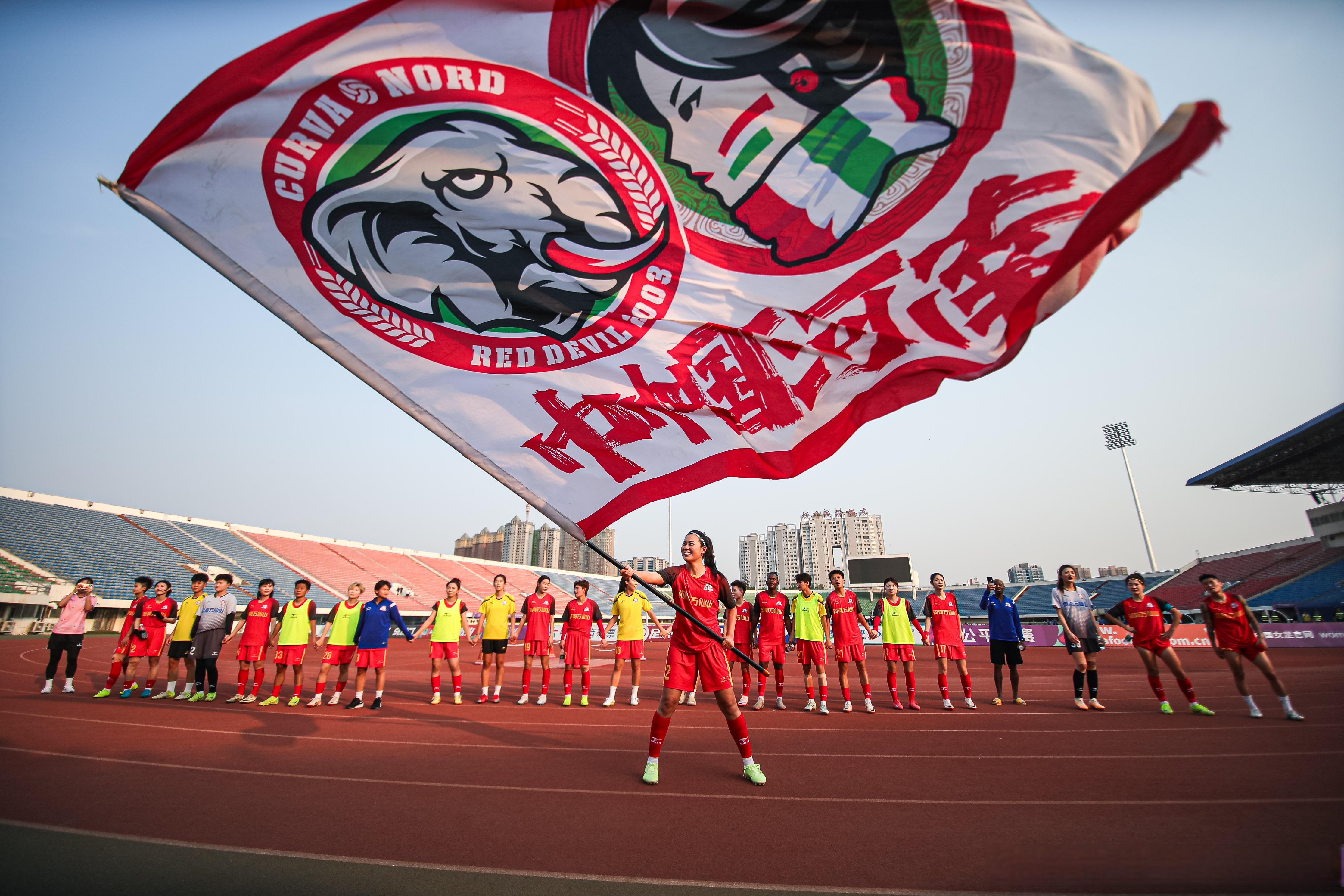 包含国际赛场上中国队披荆斩棘取得胜利的词条 包含国际赛场上中国队披荆斩棘取得胜利的词条