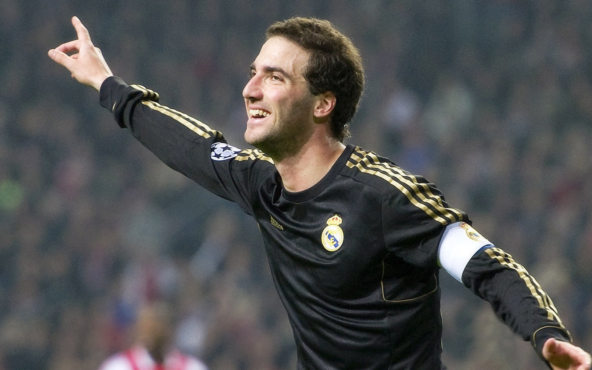 从加纳到圣西罗,当非洲雄狮倒下,蓝黑卫士在欧冠之巅崛起